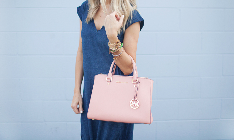 pink purse.