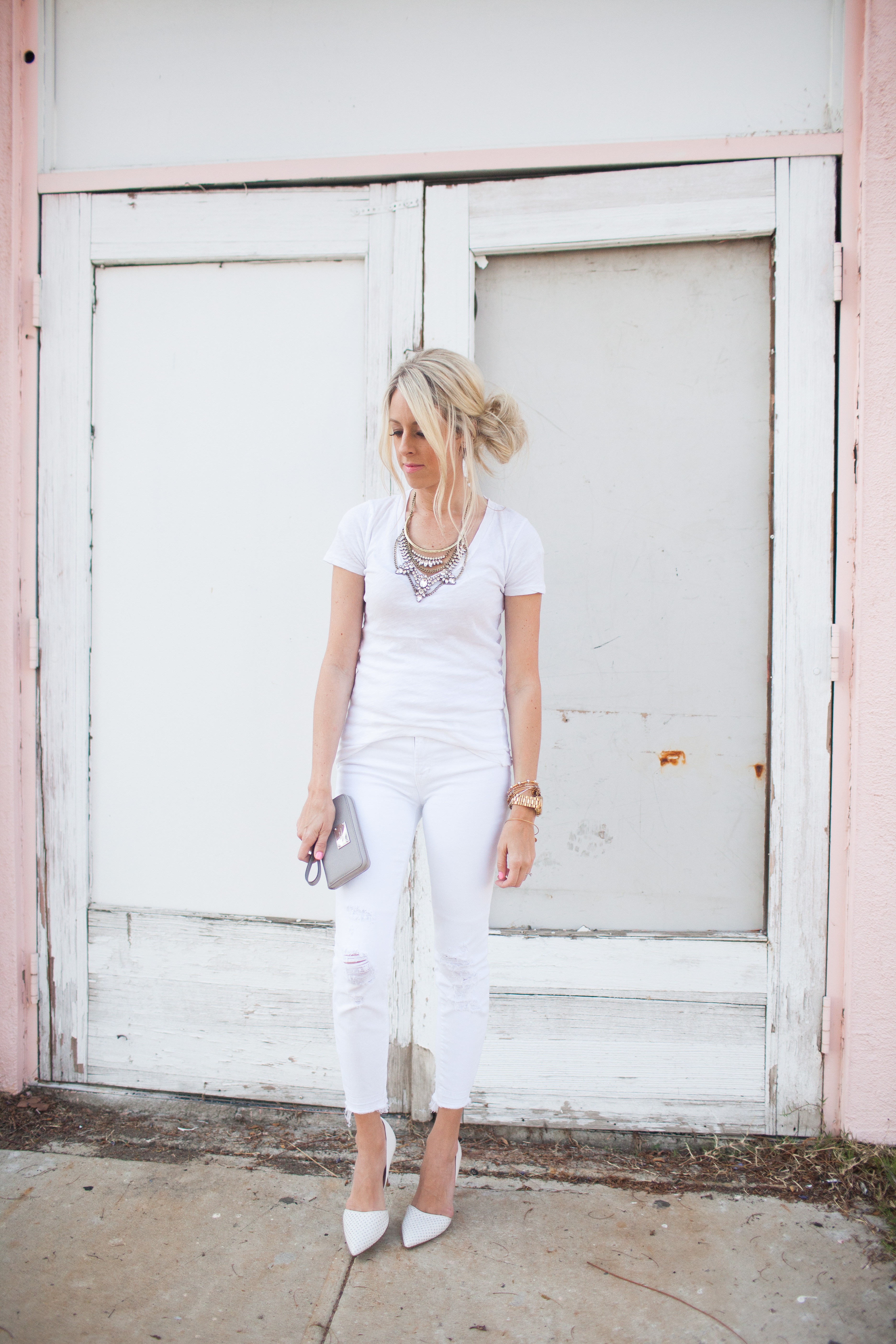 Kailee_Wright_white tshirt_statement necklace-1